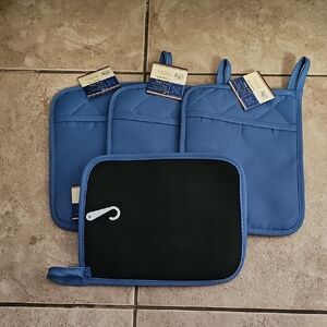 Blue Hot Mitt With Rubber Silicone Back